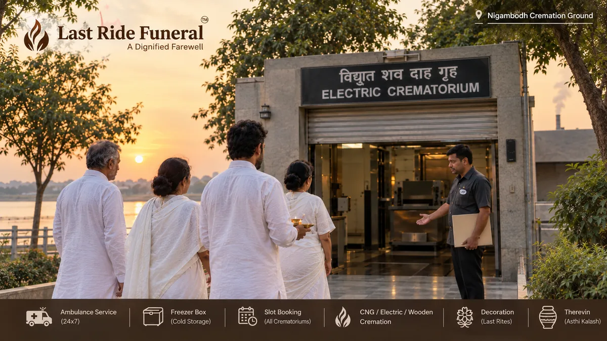 Family arriving at Nigambodh Ghat electric crematorium chamber bay in Civil Lines for a booked vidyut shav dah slot