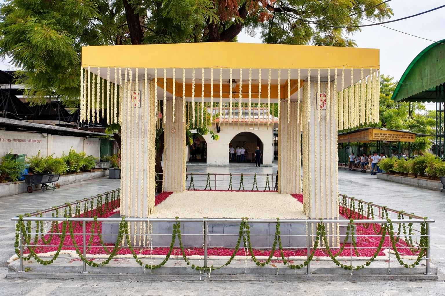 Peaceful cremation ghat in Delhi NCR