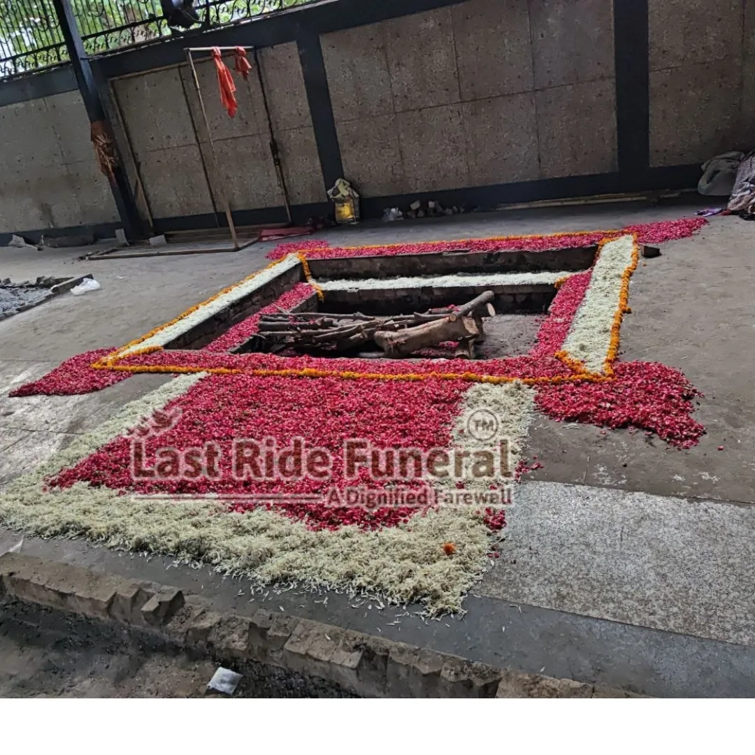 Final rites decoration platform at Punjabi Bagh Cremation Ground prepared by Last Ride Funeral Services